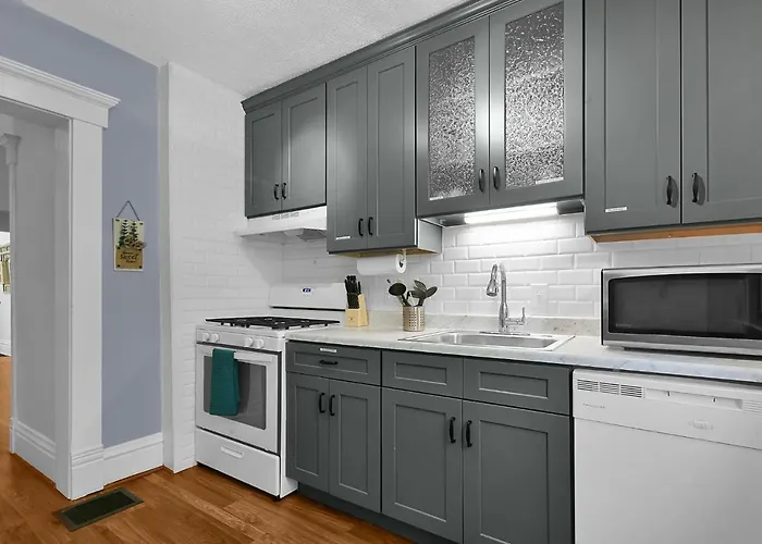 Modern Boho Stylish 1br Near Dt On Historic Street Apartment