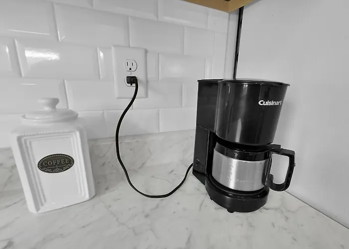 Modern Boho Stylish 1br Near Dt On Historic Street Columbus